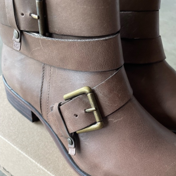 T&B Distress Pull Leather Strapped/Buckled Zip-Up Biker/Punk Boots 7 Womens - Picture 5 of 8